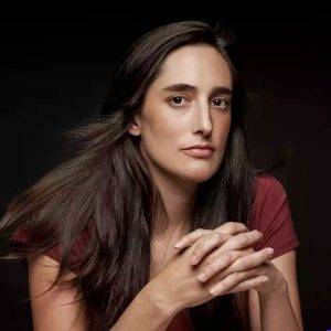 Cortesía directora