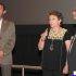 De derecha a izquierda, Mitl Valdez, Carmen Carrara y funcionario de TV UNAM, en el estreno de 200 AÑOS DESPUÉS, en el CCU-UNAM, cortesía director