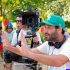 Ariel Winograd en el set, internet