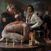 Frankenstein. Guillermo Del Toro y Oscar Isaac, en el set. Cortesía Ken Woroner/Netflix