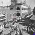 La Plaza Principal en día de Carnaval, Mérida, tomada por Francisco Gómez Rul, publicada en "Yucatán Ilustrado". Archivos de la familia Barbachano Gómez Rul, proporcionados por don Fernando Eugenio Barbachano Herrero ©Mayaland