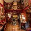 Guillermo del Toro en su casa museo "Bleak House", tomada de @gdtreal
