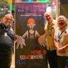 Guillermo del Toro, con los directores del filme HOME IS SOMEWHERE ELSE, Carlos Hagerman y Jorge Villalobos, archivo Milenio